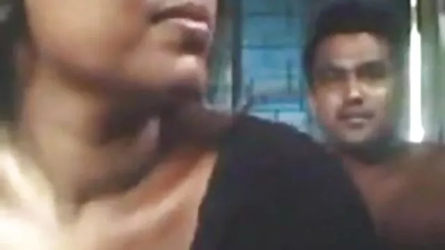 ત્રણ ફરતી લાલ સનીલીયોન ના સેકસી બીપી વીડીયો