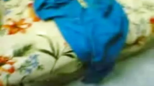 Araki સેકસી પીચર વીડીયો બીપી Hitomi caresses સાથે પોતાની જાતને એક સેક્સ ટોય